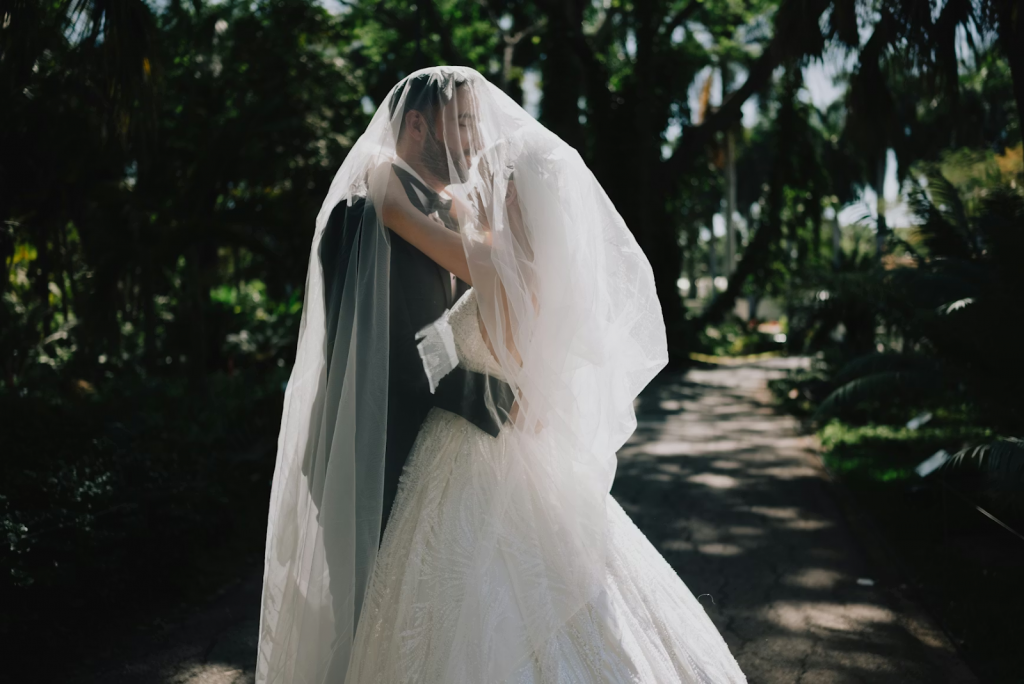 10 Bridal Services That Help You Style a Cathedral Veil Perfectly